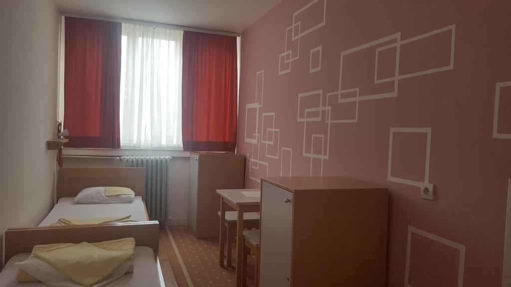 Hi Hostel Zagabria Esterno foto