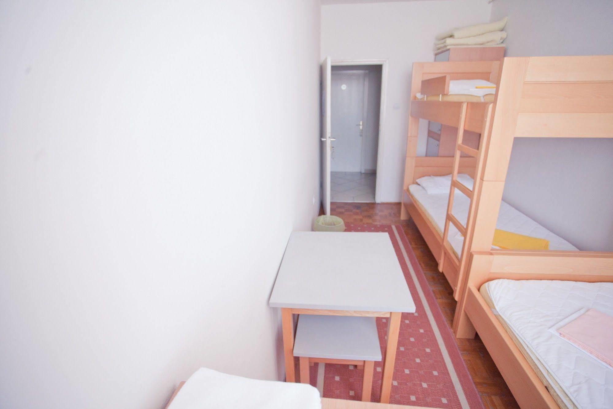 Hi Hostel Zagabria Esterno foto