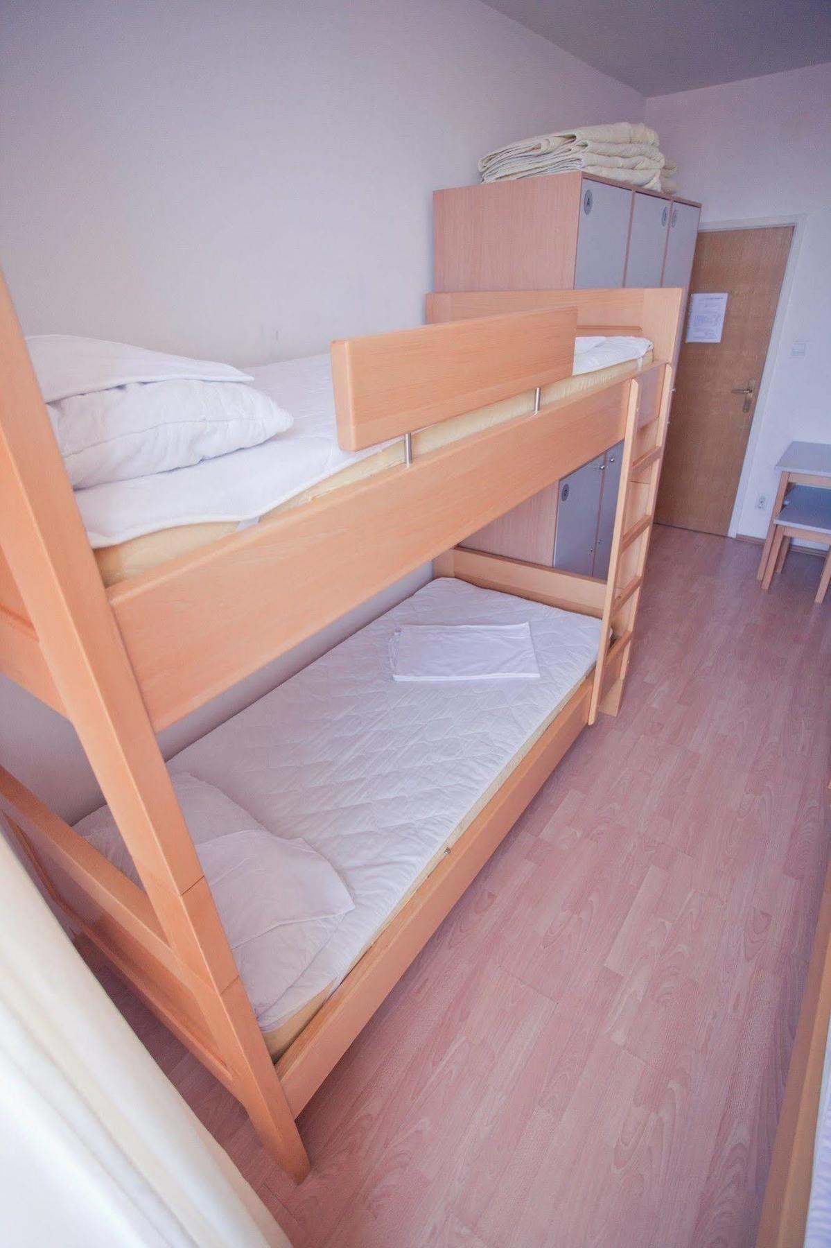 Hi Hostel Zagabria Esterno foto