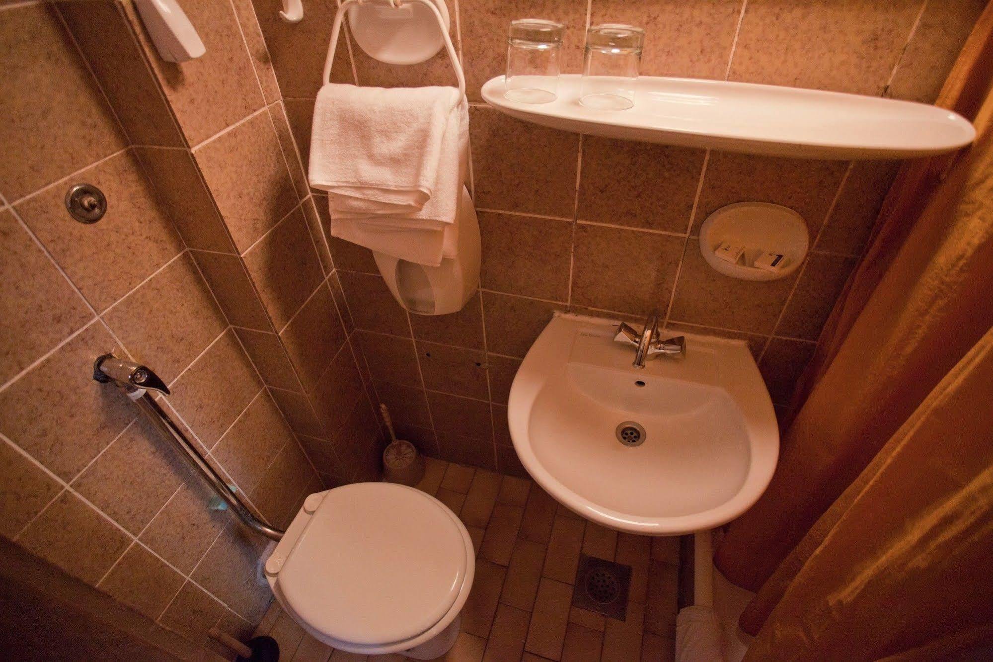 Hi Hostel Zagabria Esterno foto