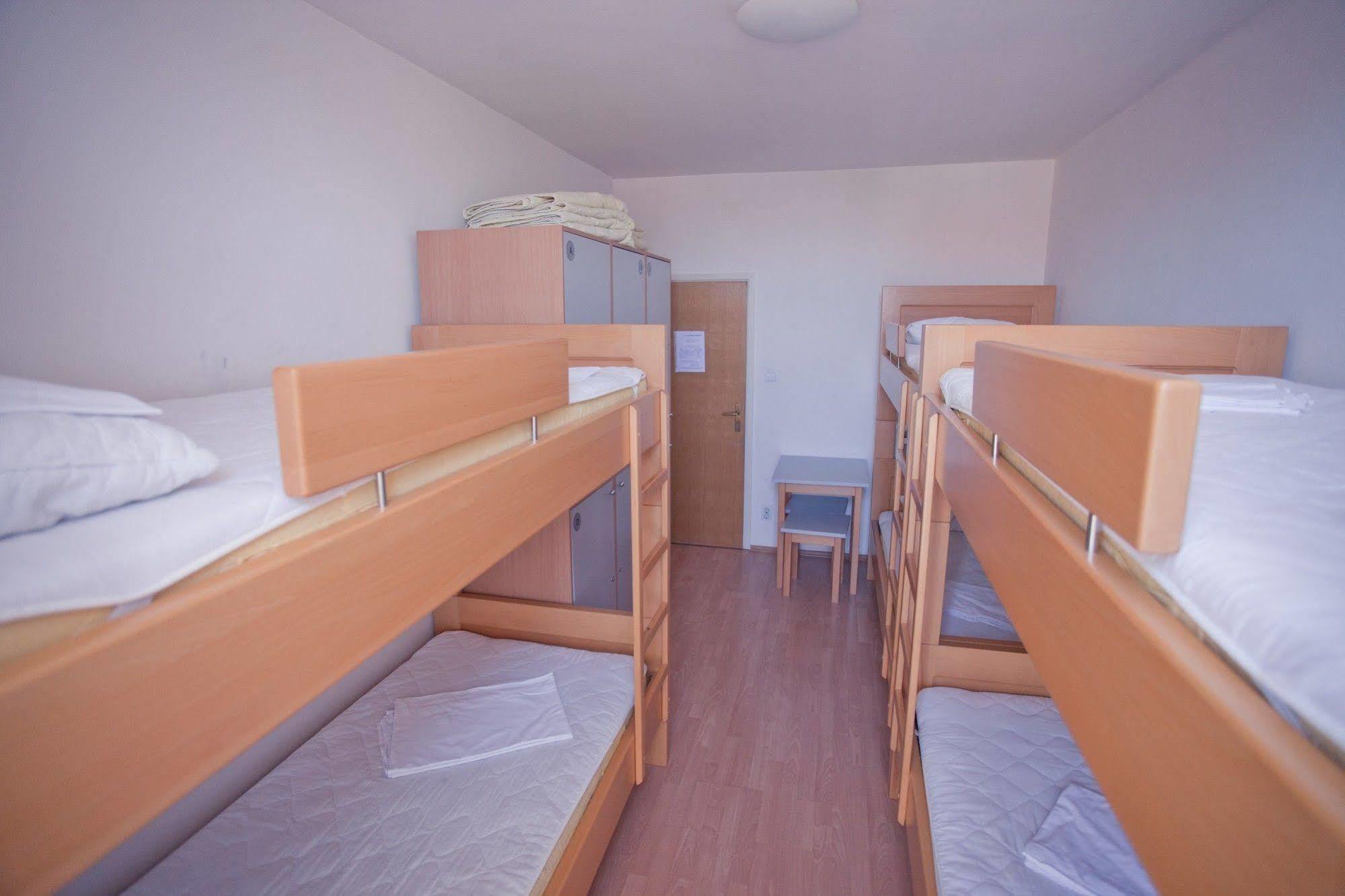 Hi Hostel Zagabria Esterno foto