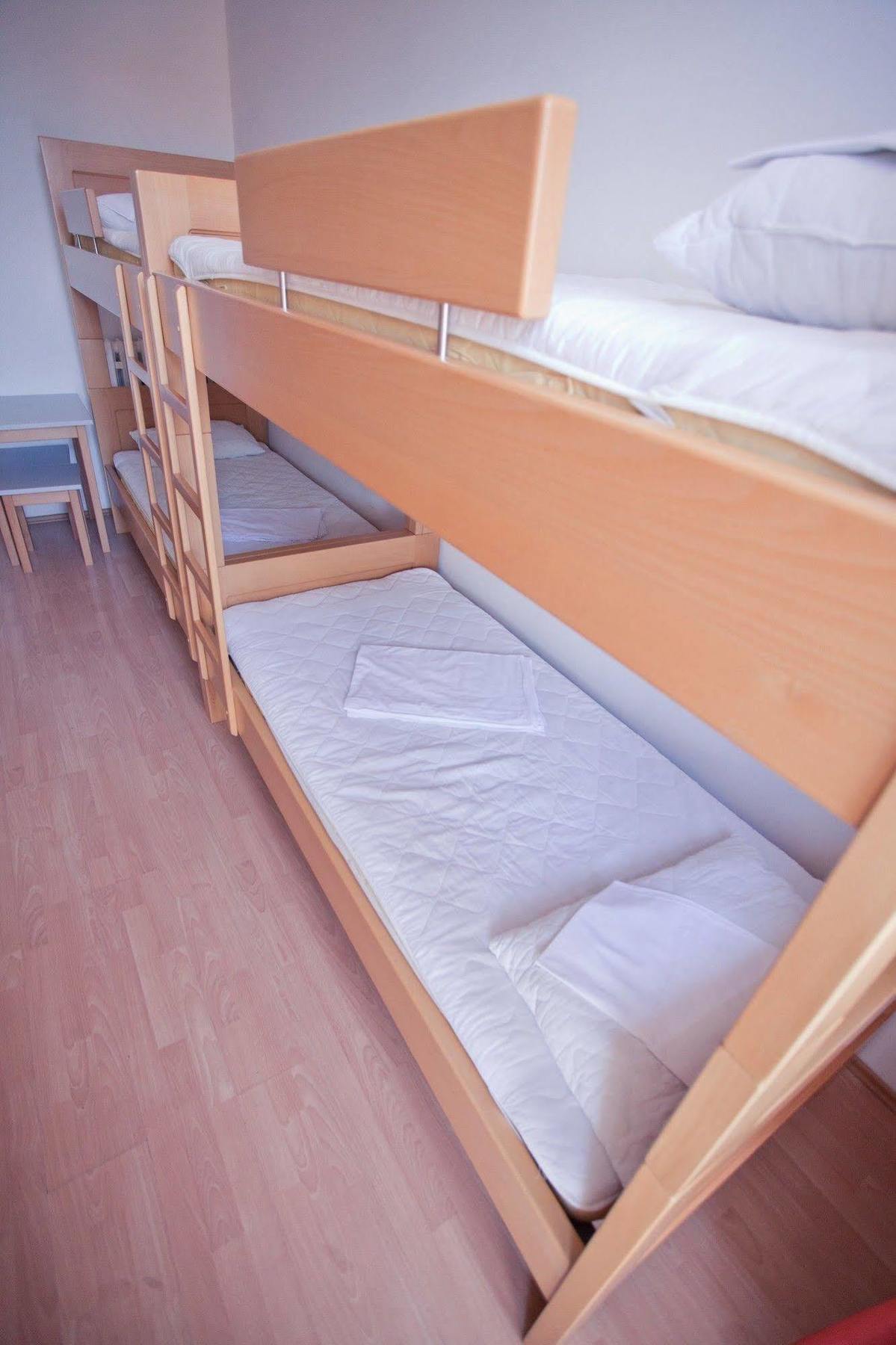 Hi Hostel Zagabria Esterno foto