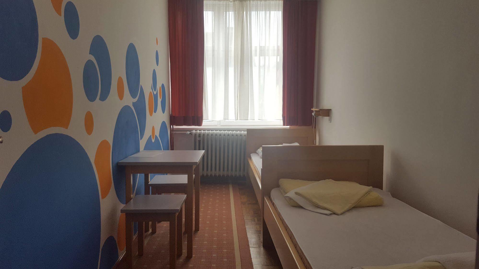 Hi Hostel Zagabria Esterno foto