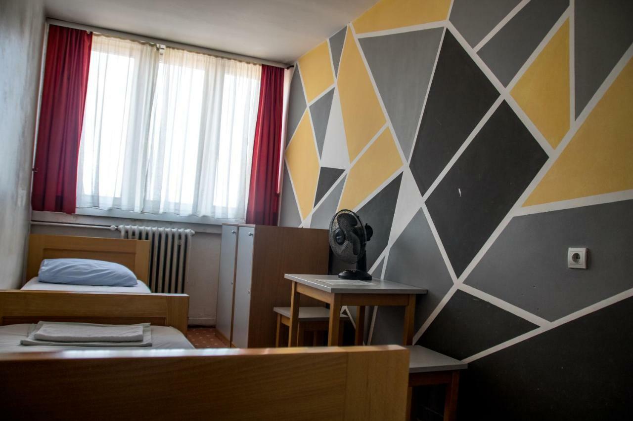 Hi Hostel Zagabria Esterno foto