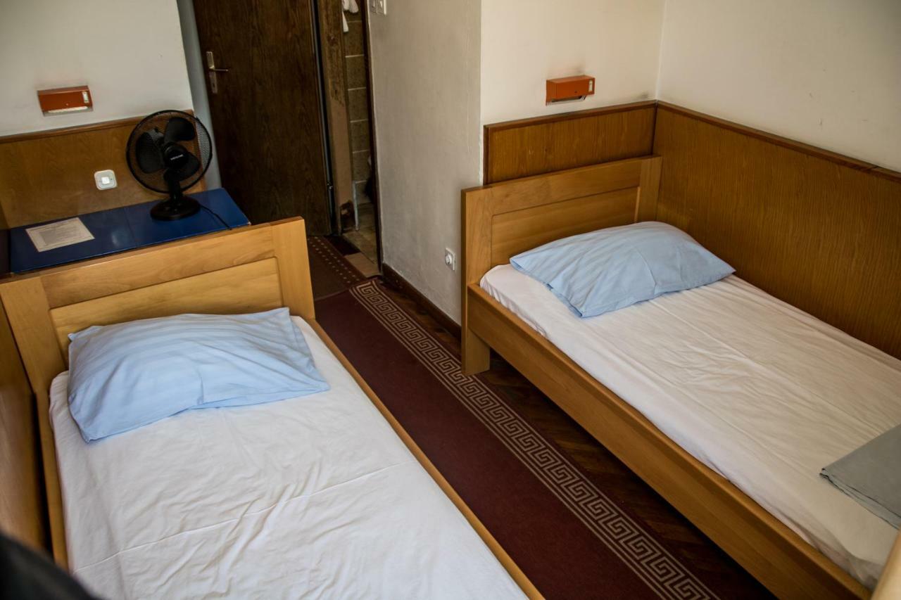 Hi Hostel Zagabria Esterno foto